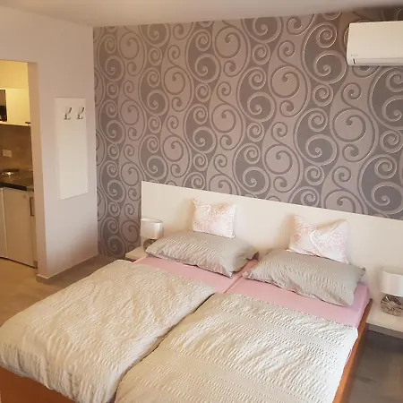 Flamingó Apartmanhotel