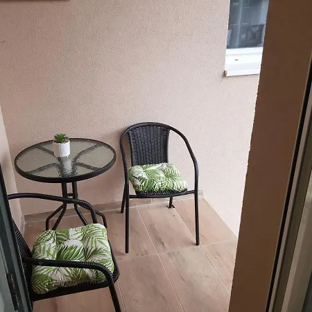 Flamingo Apartmanhaz 4* ヘーヴィーズ