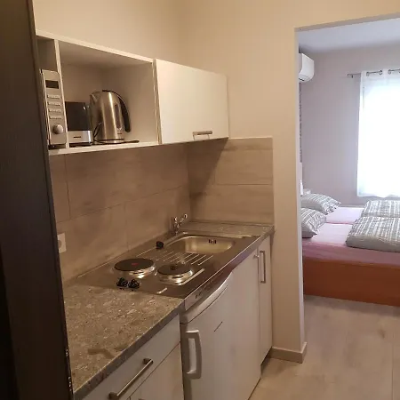 Flamingo Apartmanhaz 公寓式酒店