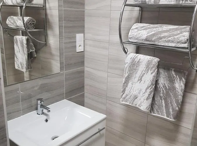 Flamingo Apartmanhaz 3* ヘーヴィーズ