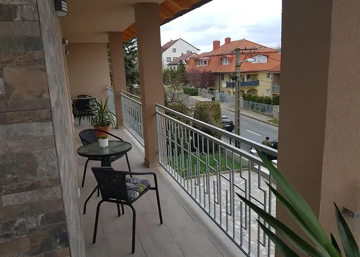 アパートホテル Flamingo Apartmanhaz 3*